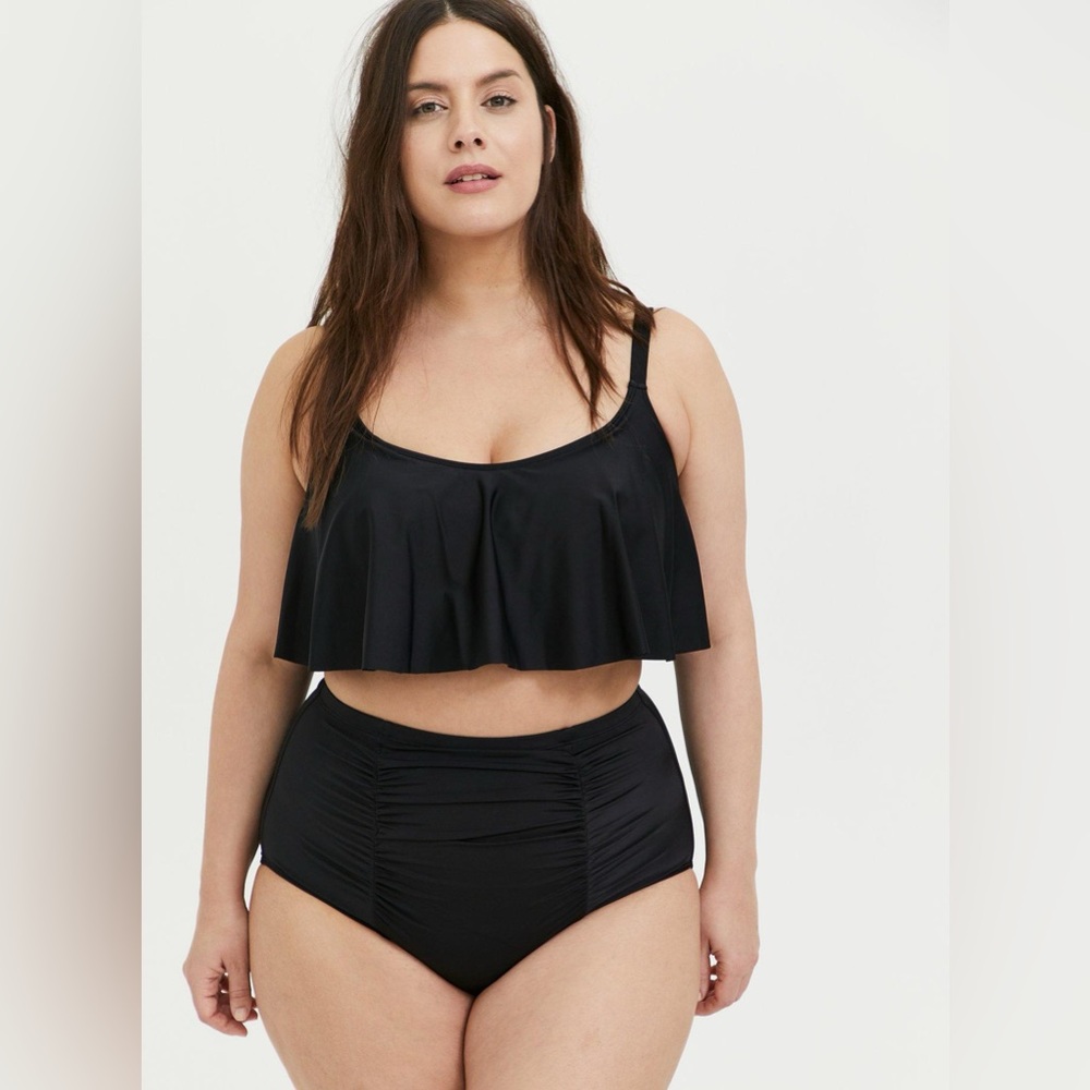 Torrid Wireless Straight Flounce Bikini Top